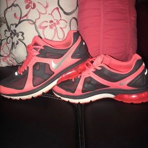 NIKE WOMEN'S AIR MAX EXCELLERATE